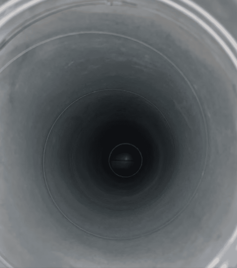 Bilde av ventilasjonsrør for rengjøring og vedlikehold i innemiljøet.